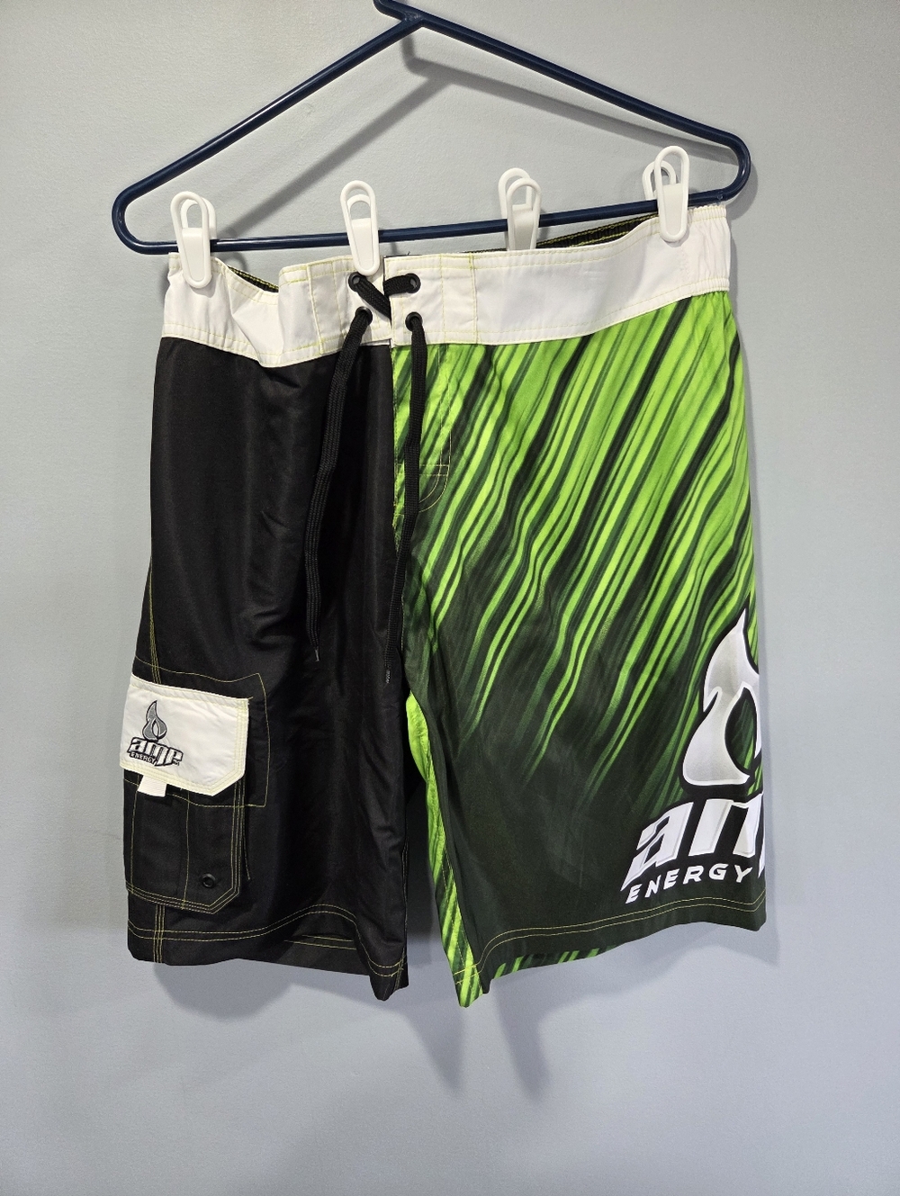 AMP Energy Swim Trunks Men's Size 36 Black Green Bathing Suit Board Shorts